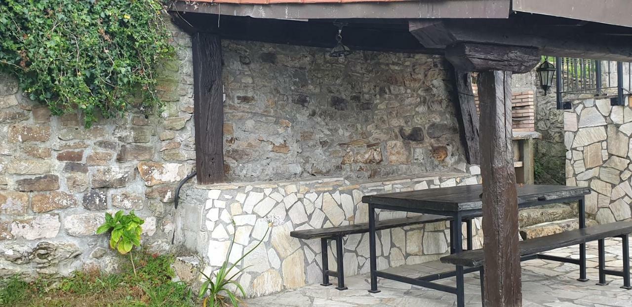La Casa Del Acebal Pension Solorzano Buitenkant foto